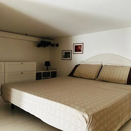 Victoria Apartment *